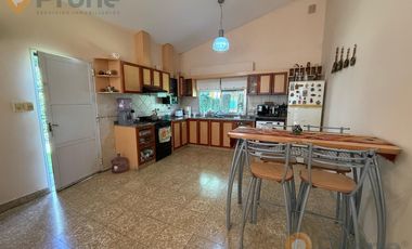 VENTA CASA EN FUNES DE 2 DORMITORIOS