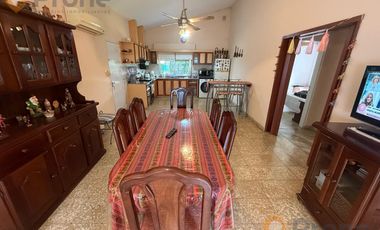 VENTA CASA EN FUNES DE 2 DORMITORIOS