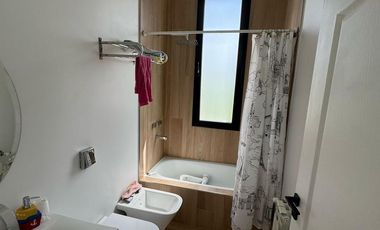 Casa en venta - 3 Dormitorios 3 Baños - 628Mts2 - Lagos de Canning