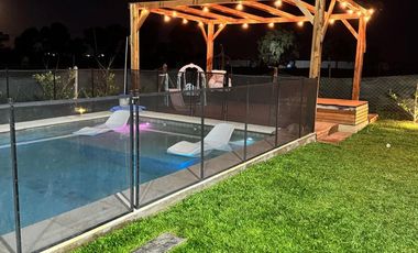 Casa en venta - 3 Dormitorios 3 Baños - 628Mts2 - Lagos de Canning