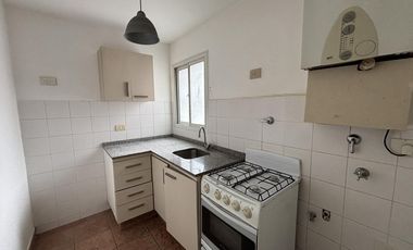Muy buen departamento con excelentes accesos de 3 ambientes. San Isidro