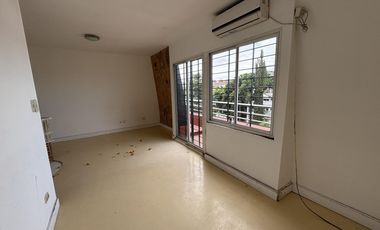 Muy buen departamento con excelentes accesos de 3 ambientes. San Isidro