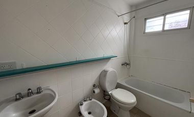Muy buen departamento con excelentes accesos de 3 ambientes. San Isidro