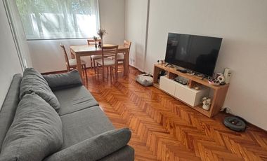 Departamento 2 ambientes con cochera doble independiente. VIcente Lopez
