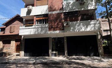 Departamento 2 ambientes con cochera doble independiente. VIcente Lopez