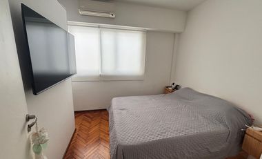 Departamento 2 ambientes con cochera doble independiente. VIcente Lopez