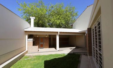 Casa Alquiler comercial en quinta sección.  Excelente oportunidad