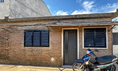 Buenos Aires 2069-Casa 2 dormitorios PATIO EXCLUSIVO PARRILLERO Villa Gobernador Gálvez