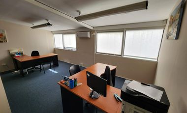 Venta Oficina 122 m2 con 2 cocheras Centro de San Isidro