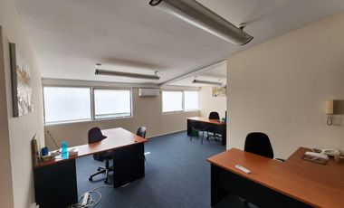 Venta Oficina 122 m2 con 2 cocheras Centro de San Isidro