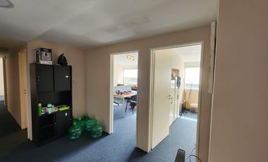 Venta Oficina 122 m2 con 2 cocheras Centro de San Isidro