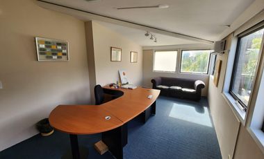 Venta Oficina 122 m2 con 2 cocheras Centro de San Isidro