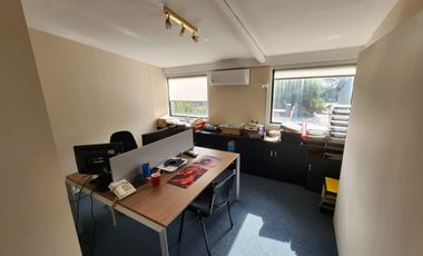 Venta Oficina 122 m2 con 2 cocheras Centro de San Isidro