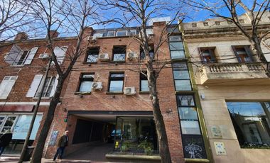 Venta Oficina 122 m2 con 2 cocheras Centro de San Isidro