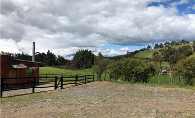 Hacienda sector Machachi 25 hectáreas, ubicación privilegiada.