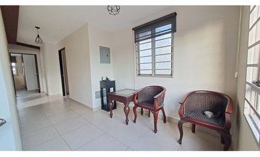 Venta de Amplia casa en Palmia 3R+CBE, Woodlands. Panamá Pacífico.