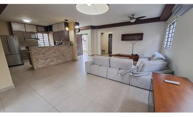 Venta de Amplia casa en Palmia 3R+CBE, Woodlands. Panamá Pacífico.