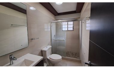 Venta de Amplia casa en Palmia 3R+CBE, Woodlands. Panamá Pacífico.