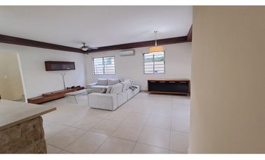Venta de Amplia casa en Palmia 3R+CBE, Woodlands. Panamá Pacífico.