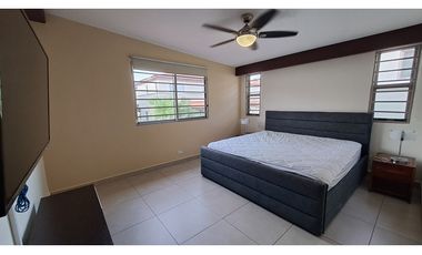 Venta de Amplia casa en Palmia 3R+CBE, Woodlands. Panamá Pacífico.