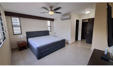 Venta de Amplia casa en Palmia 3R+CBE, Woodlands. Panamá Pacífico.