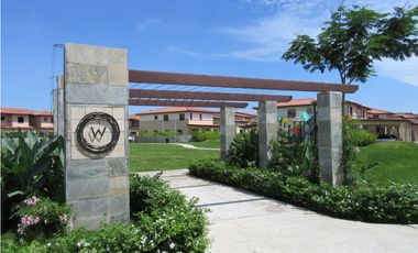 Venta de Amplia casa en Palmia 3R+CBE, Woodlands. Panamá Pacífico.