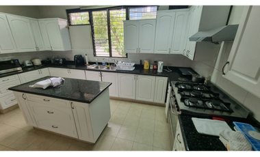 Casa de 2 pisos en Urbanización Obarrio