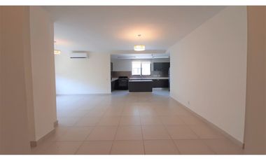 En Venta Apartamento de 3 recámaras en River Valley, Panamá Pacífico