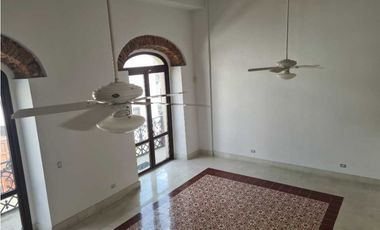 VENDO ALQUILO  APARTAMENTO EN CASCO ANTIGUO GRAN TERRAZA HERMOSA VISTA