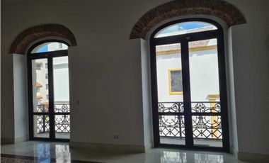 VENDO ALQUILO  APARTAMENTO EN CASCO ANTIGUO GRAN TERRAZA HERMOSA VISTA