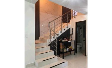 VENDO ESPECTACULAR CASA PH RIVERVIEW