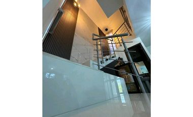 VENDO ESPECTACULAR CASA PH RIVERVIEW