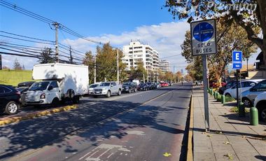 Local Comercial en Venta en Vitacura con Luis Carrera
