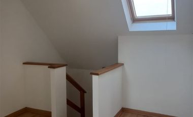 Casa en Arriendo en VALLE LO CASTILLO