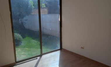 Casa en Arriendo en VALLE LO CASTILLO