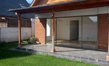 Casa en Arriendo en VALLE LO CASTILLO