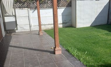 Casa en Arriendo en VALLE LO CASTILLO