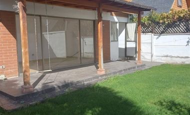 Casa en Arriendo en VALLE LO CASTILLO