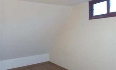 Casa en Arriendo en VALLE LO CASTILLO