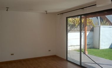 Casa en Arriendo en VALLE LO CASTILLO