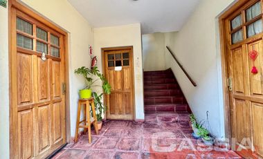DEPARTAMENTO TIPO PH DOS AMBIENTES EN PRIMER PISO 36M2, MUY LUMINOSO