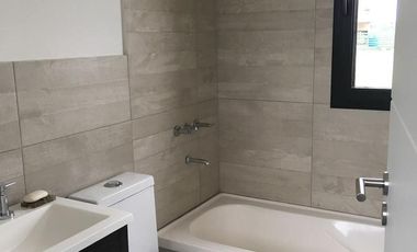 Casa en alquiler anual al lago central en Muelles Puertos del Lago