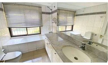 GRAN DPTO ARRIENDO 5 DORMS EN VITACURA