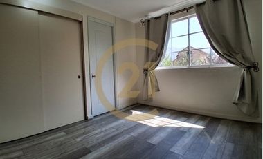 Se arrienda casa en Huechuraba en condominio