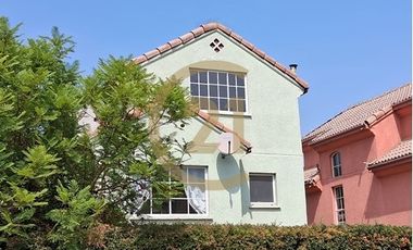 Se arrienda casa en Huechuraba en condominio