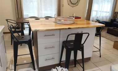 Casa en Venta en alejandro saldias cond. Los Robles II