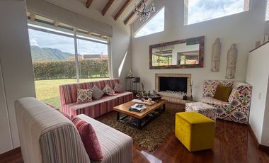 En venta hermosa casa en Macadamia, La Calera