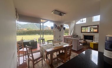 En venta hermosa casa en Macadamia, La Calera