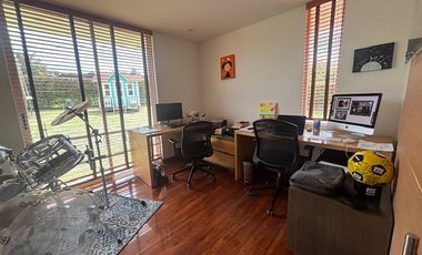 En venta hermosa casa en Macadamia, La Calera