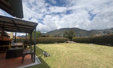 En venta hermosa casa en Macadamia, La Calera